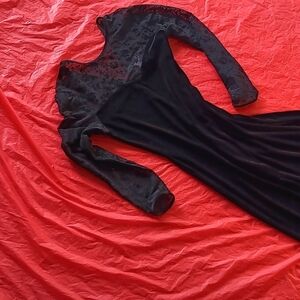 NEW Ronni Nicole Beautiful Black Velvet Maxi Party Dress, Mesh Neckline, SZ. 10
